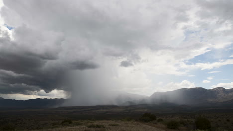 アリゾナ州ライでモンスーン雨のタイムラップス