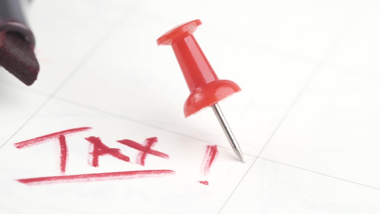 Tax Reminder on Calendar