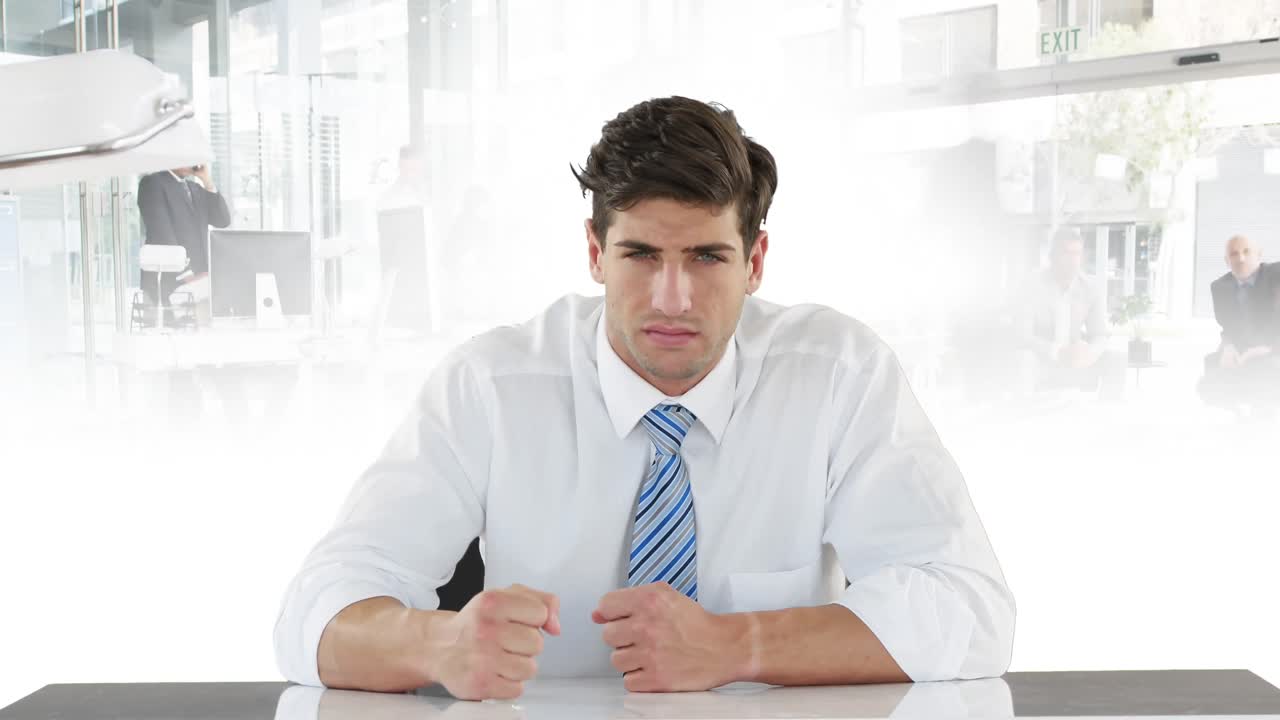 ⁇ 고 있는 사람 들 과 도시 풍경 위 에 있는 사무실 에 있는 백인 사업가 의 애니메이션