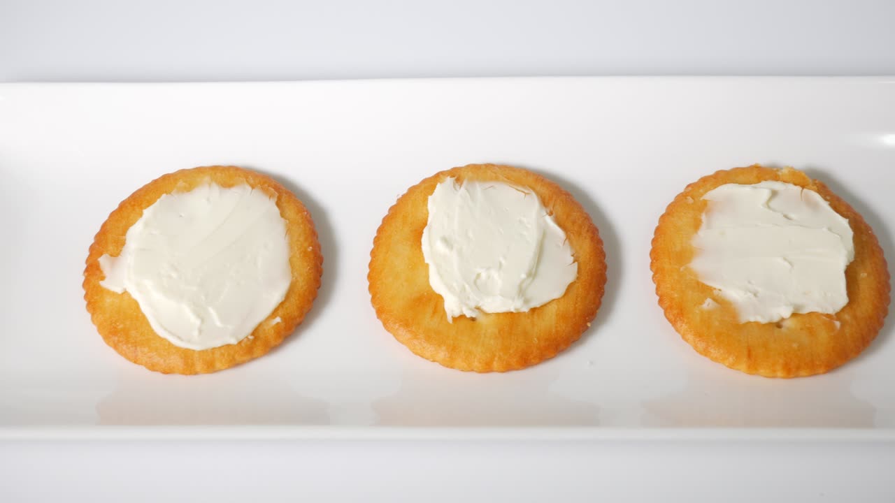 galletas redondas con queso crema