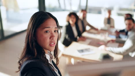 Business-woman,-speaker-and-presentation-at-board