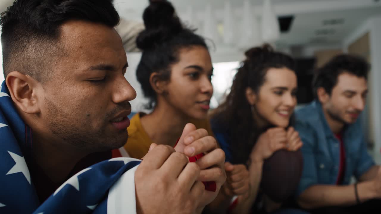 retrato de una joven y hermosa mujer africana secreta