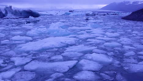 amazing time lapse footage of icebergs moving in a glacial bay jokulsarlon glacier lagoon iceland under the midnight sun 1