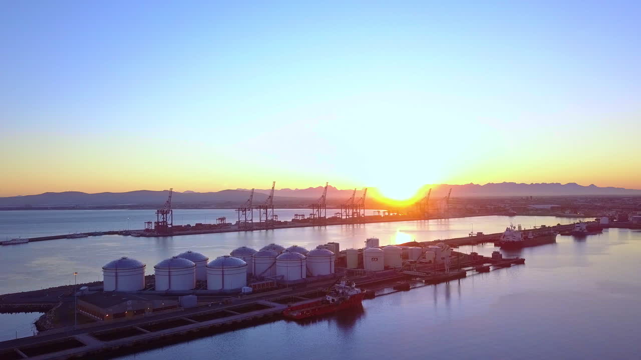 이 도시는 최고의 일몰을 가지고 있습니다.