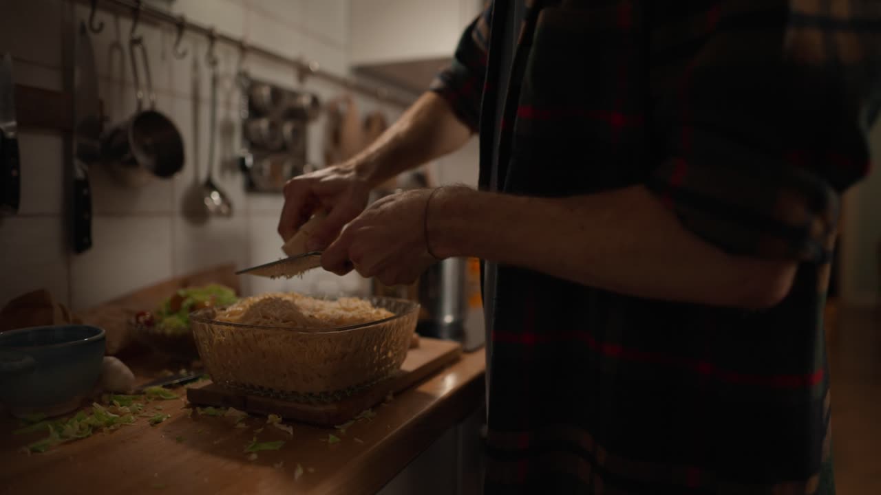 부에서 음식을 준비하는 것