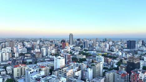 sobrevuelo de la ciudad más antigua del caribe de santo domingo, república dominicana