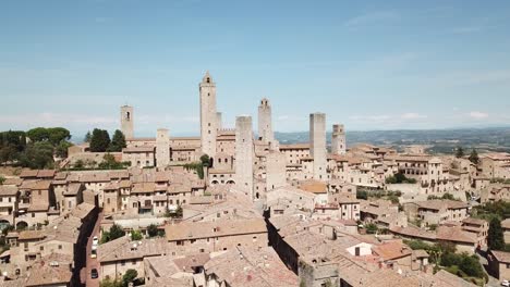 Stunning-close-up-drone-video-of-the-towers-of-San-Gimignano---They-ancient-tuscany-city-of-Italy