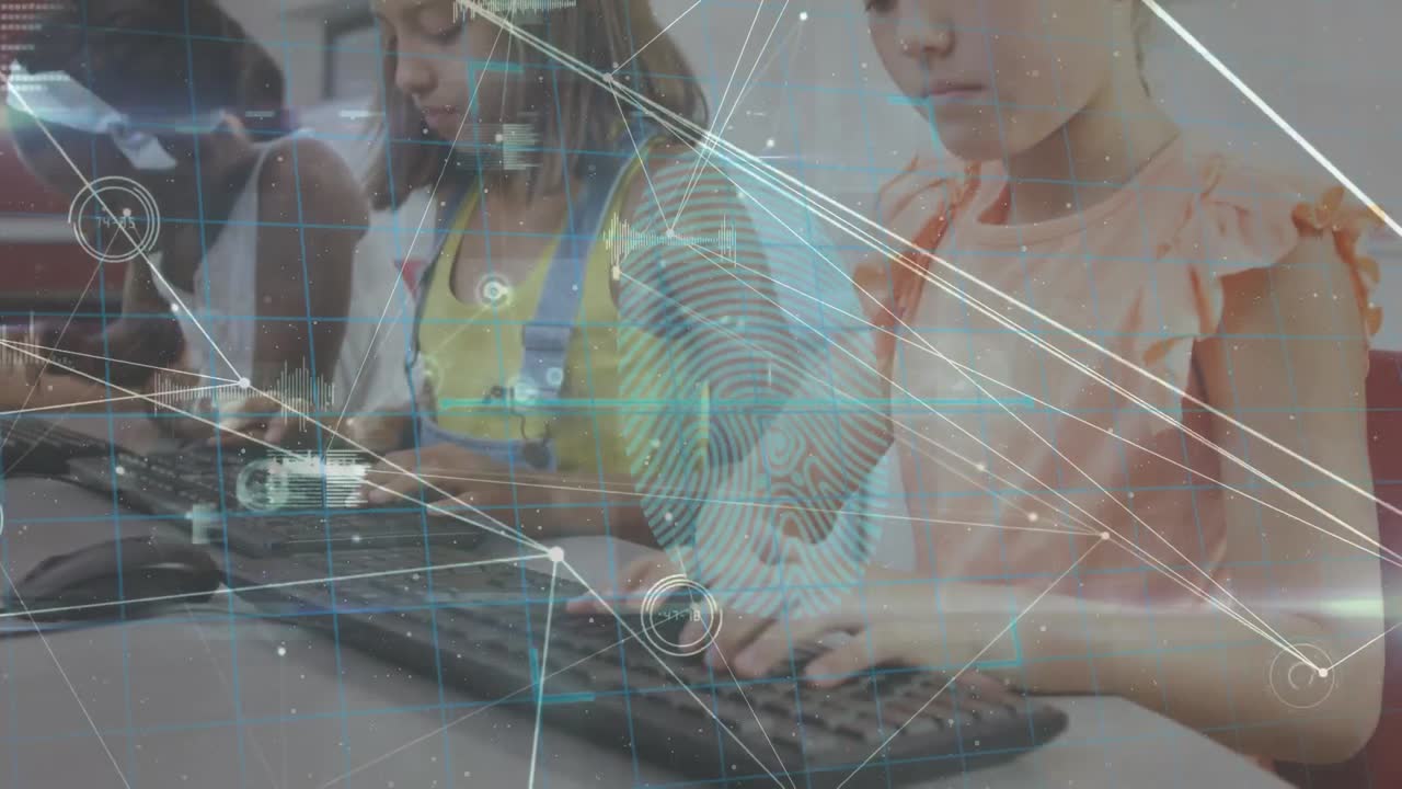 컴퓨터를 사용하는 다양한 어린이들에 대한 연결 네트워크의 비디오