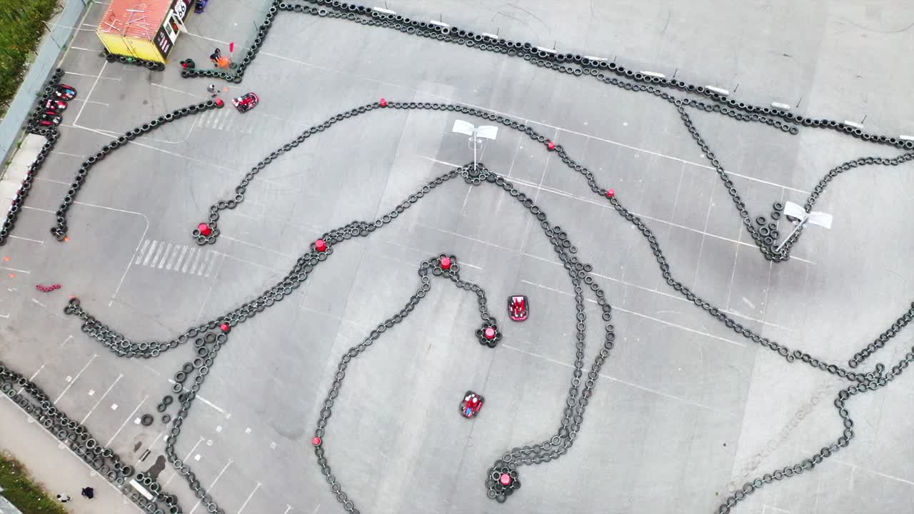 고카트 트랙 공중 사진