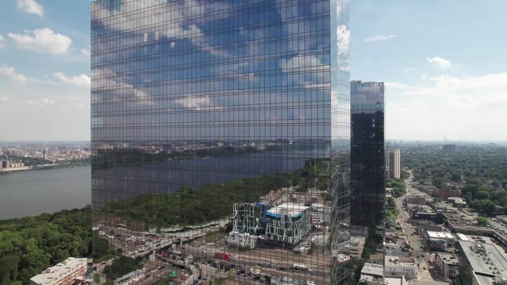 Condomínios de vidro espelhado, enormes torres residenciais em Fort Lee, Nova Jersey