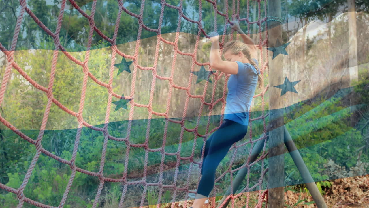 animación de la bandera de honduras sobre una mujer caucásica durante el entrenamiento de una carrera de obstáculos