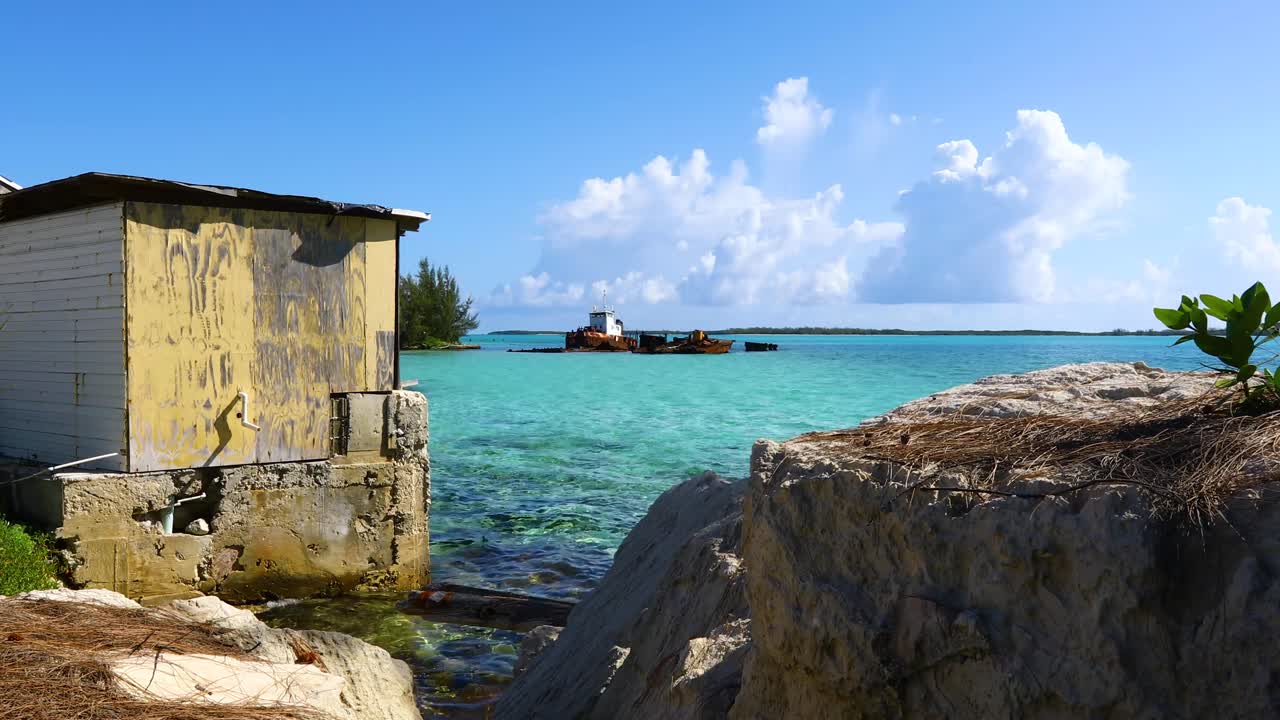 Ripresa statica di un relitto vicino a Georgetown, Exuma, nelle Bahamas