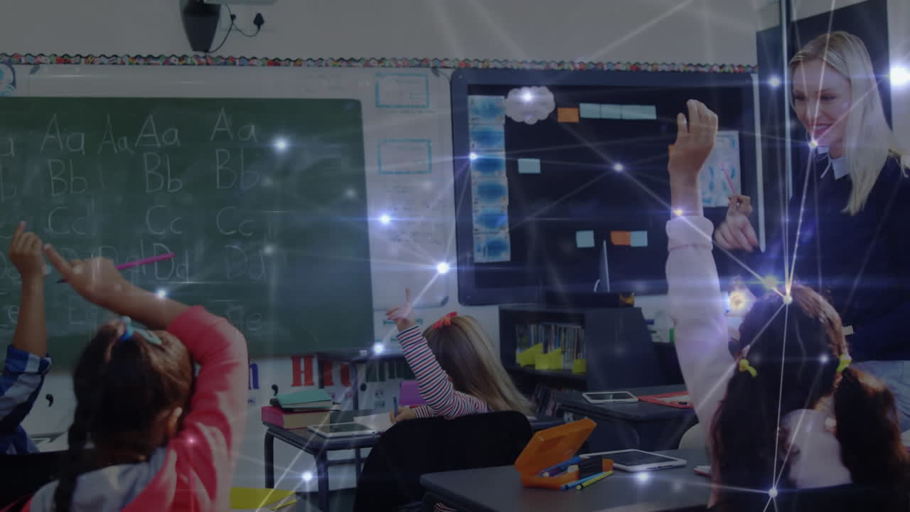 animación de una red de conexiones entre maestros y escolares felices y diversos