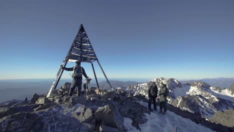 cumbre de la montaña jebel toubkal 01