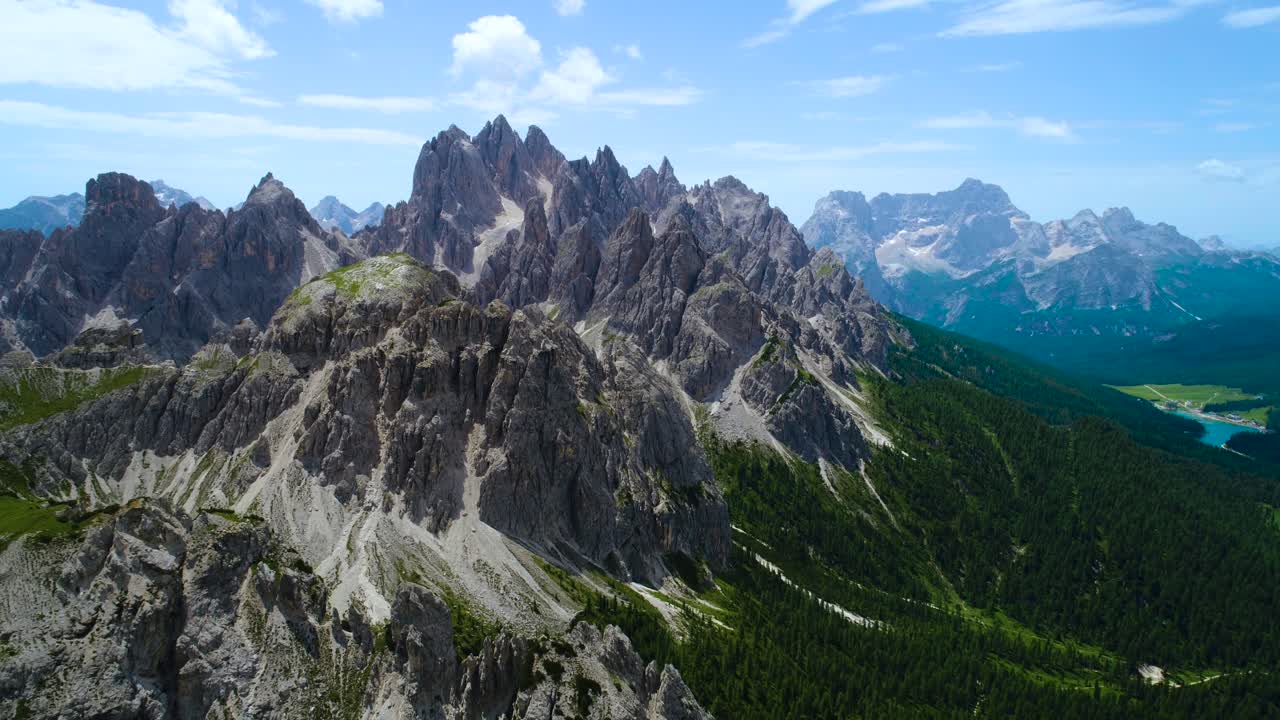 parque natural nacional de tre cime en los alpes dolomitas. la hermosa naturaleza de italia.