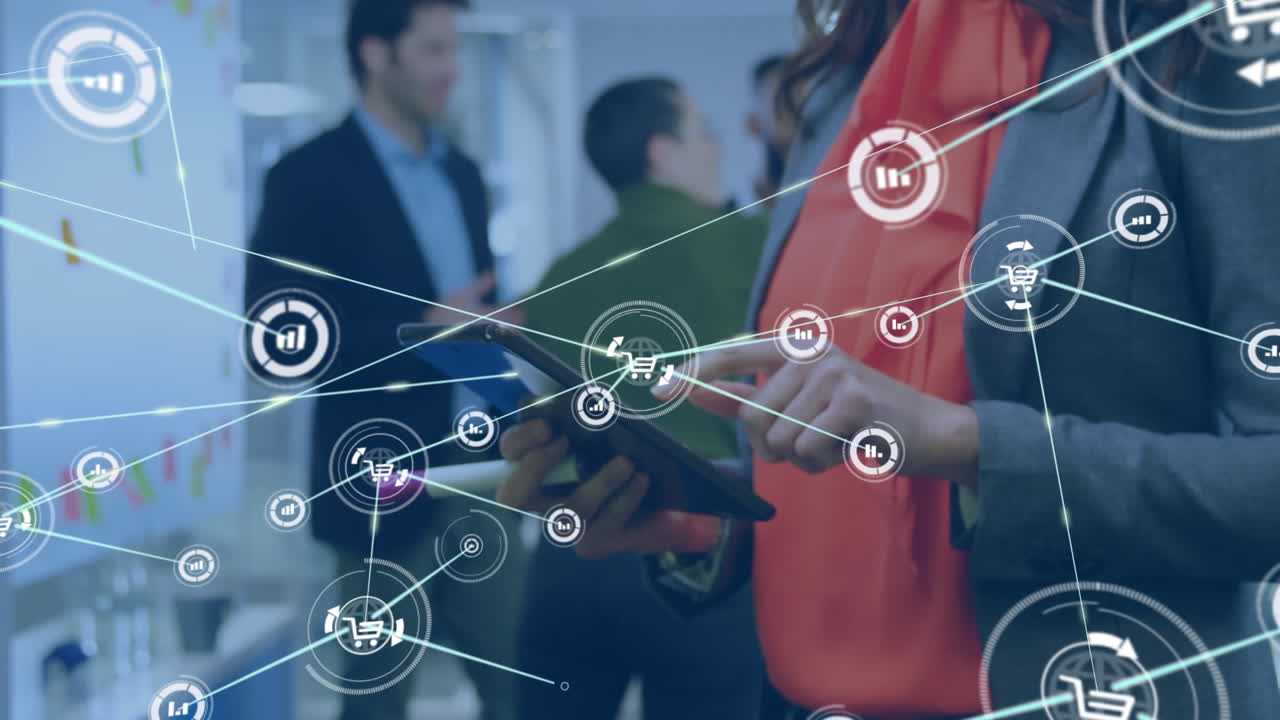 animación de iconos conectados sobre la sección media de una mujer biracial usando una tableta digital en la oficina