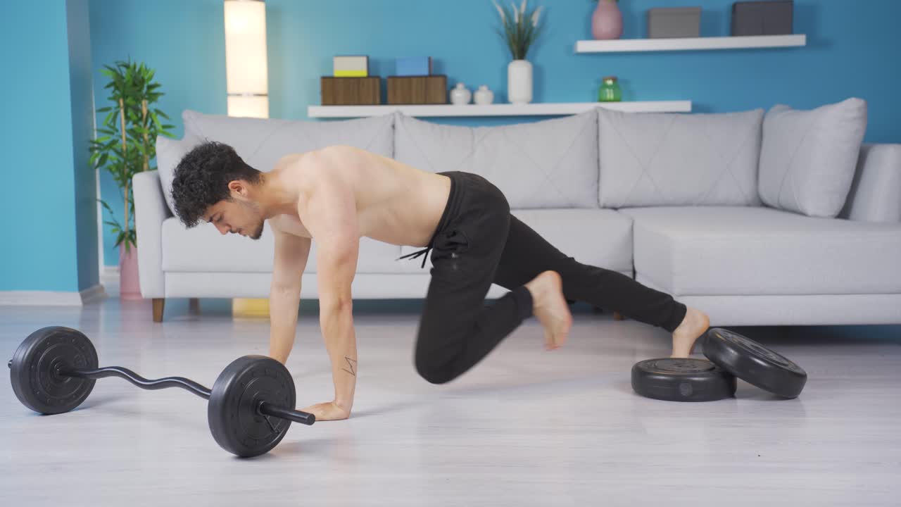 집에서 운동하는 젊은 운동선수.