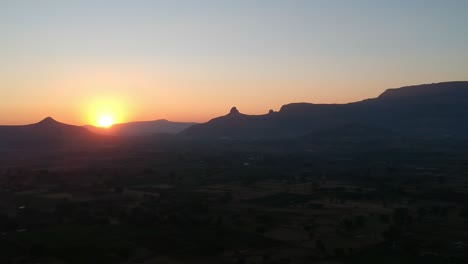 Sonnenaufgang-Im-Ländlichen-Indien-|-Nashik-Indien-|-Drohnenaufnahmen-Aus-Der-Luft-|-Reisen-|-Sonne-|-Licht-|-Morgen