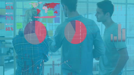 Animation-Der-Statistischen-Datenverarbeitung-über-Verschiedene-Kollegen,-Die-Im-Büro-über-Notizzettel-Diskutieren