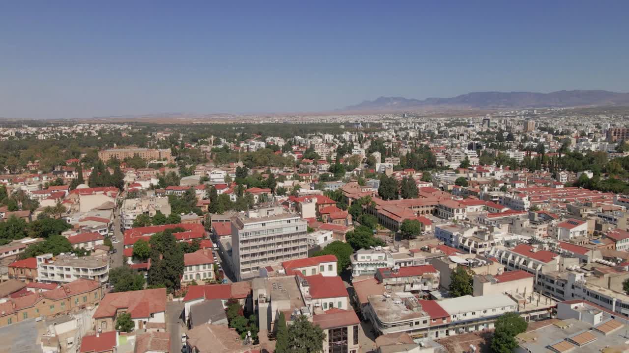 Ripresa aerea 4k della Città Vecchia di Nicosia a Cipro del Nord