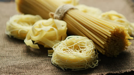 Closeup-of-pasta-and-spaghetti