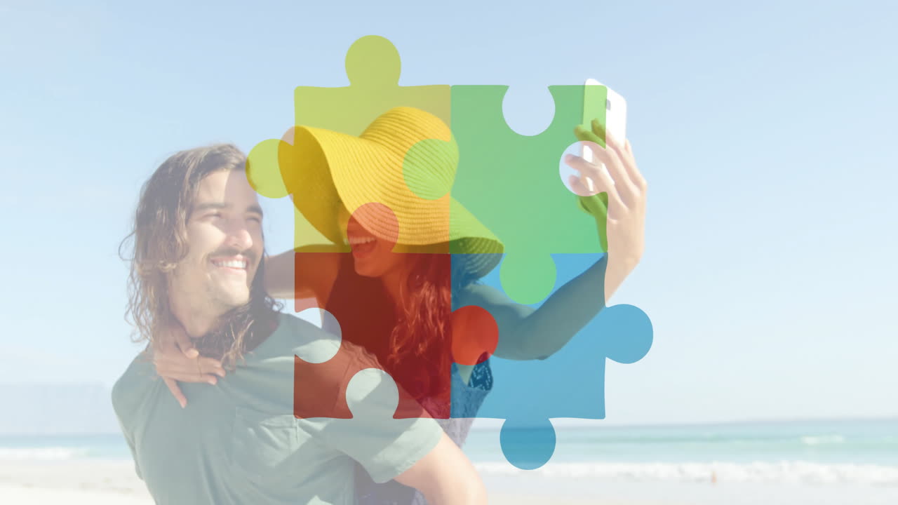 piezas de rompecabezas coloridas animación sobre pareja tomando selfie en la playa