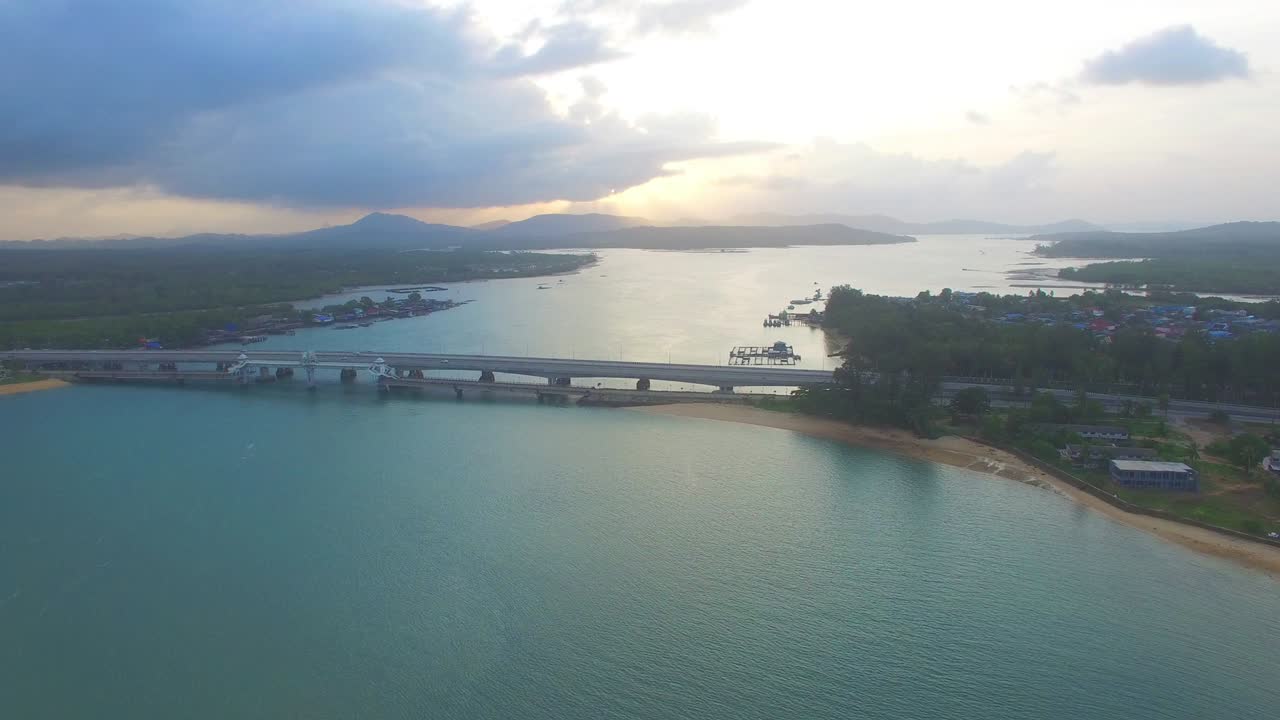 러브 스토리 사라신 브릿지