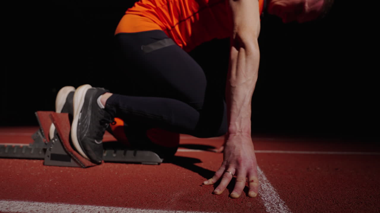 경주 를 준비 하고 있는 스프린터