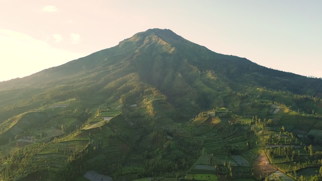 monte sumbing com paisagem rural vista