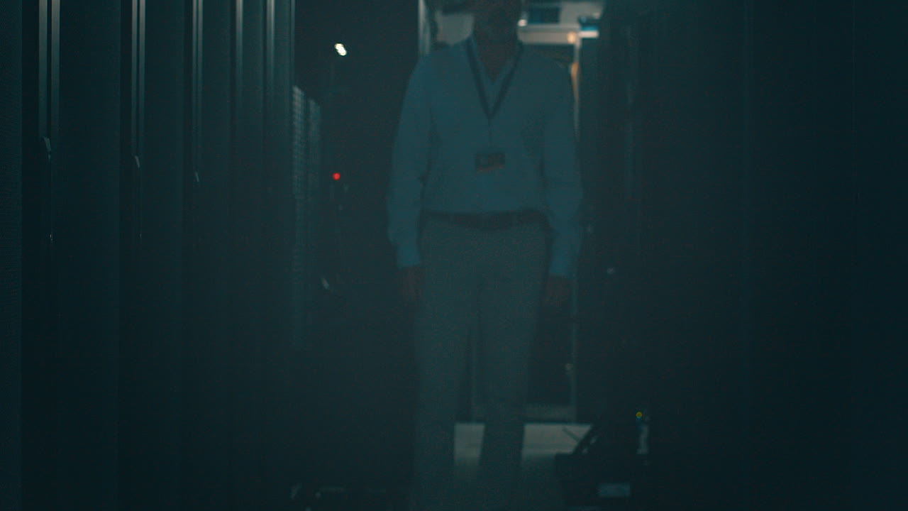 it 기술자가 구조에 나섰습니다.