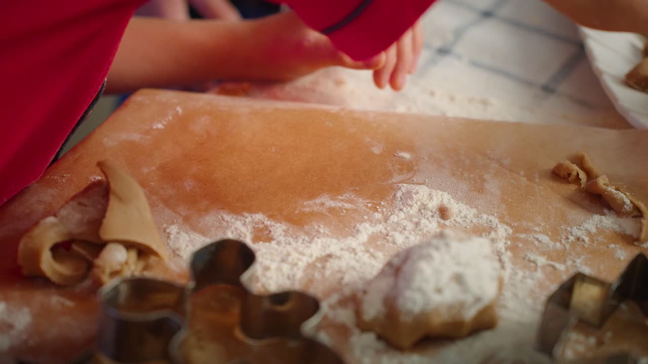 Making gingerbread man cookies