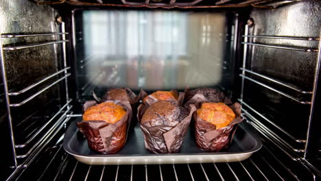 Baking-muffins-in-the-oven.-Cooking-in-the-oven.