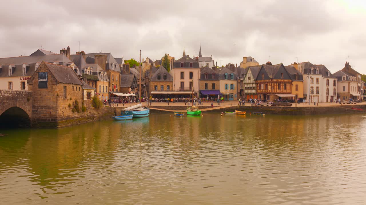 Discover Saint Goustan, a charming historic village in Brittany, France