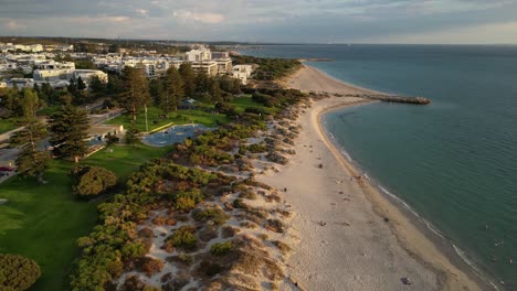 fremantle south beach park al atardecer