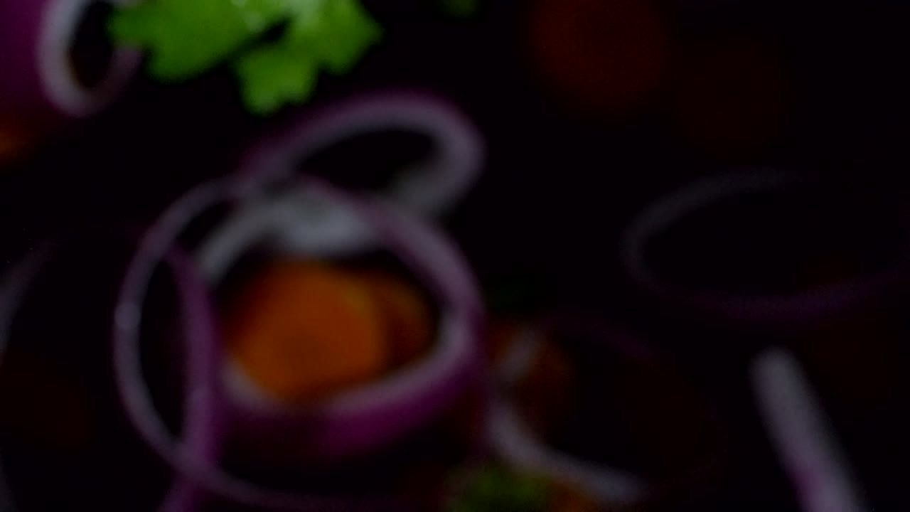 verduras frescas que caen