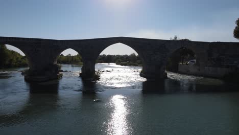 Alte-Brücke,-Drohnenüberquerung