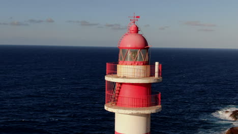 faro de sardina en la isla de gran canaria, toma aérea de 4k