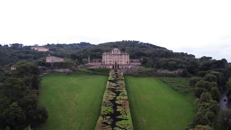 Aerial-toward-Villa-Aldobrandini's-imposing-17th-century-facade,-Frascati