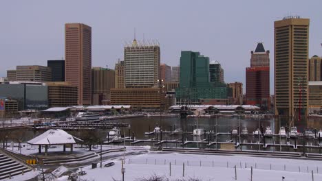 Mantas-De-Nieve-En-El-Centro-De-Baltimore,-Maryland