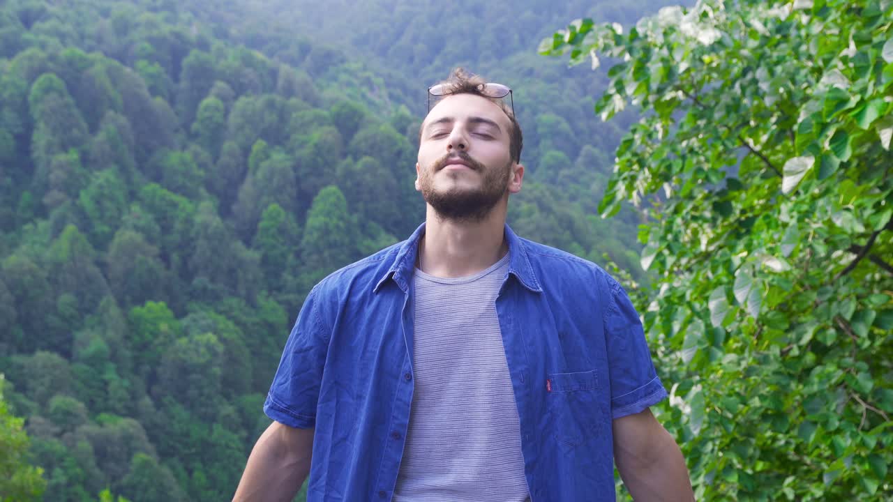 la aventura del hombre libre.