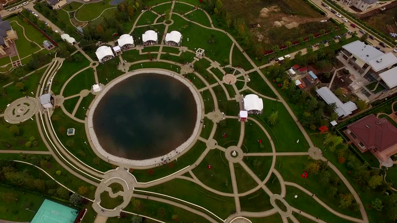 이한 여름 풍경