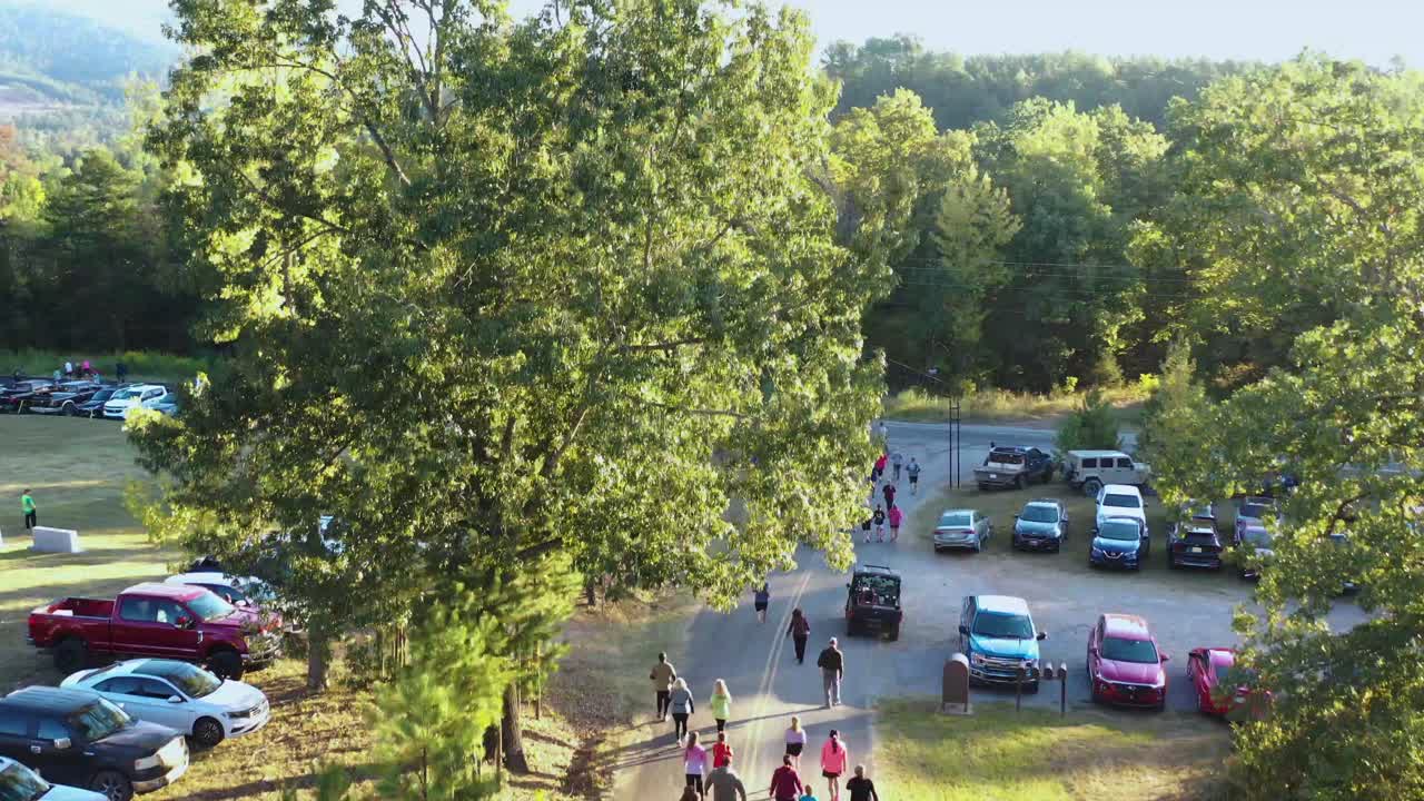 의 산에서 k 인종의 드론