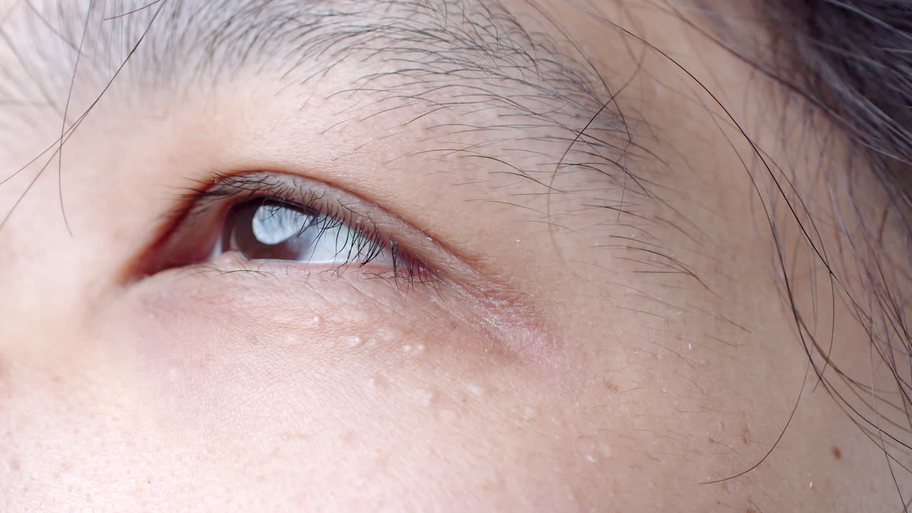 아시아 남자의 얼굴을 가까이