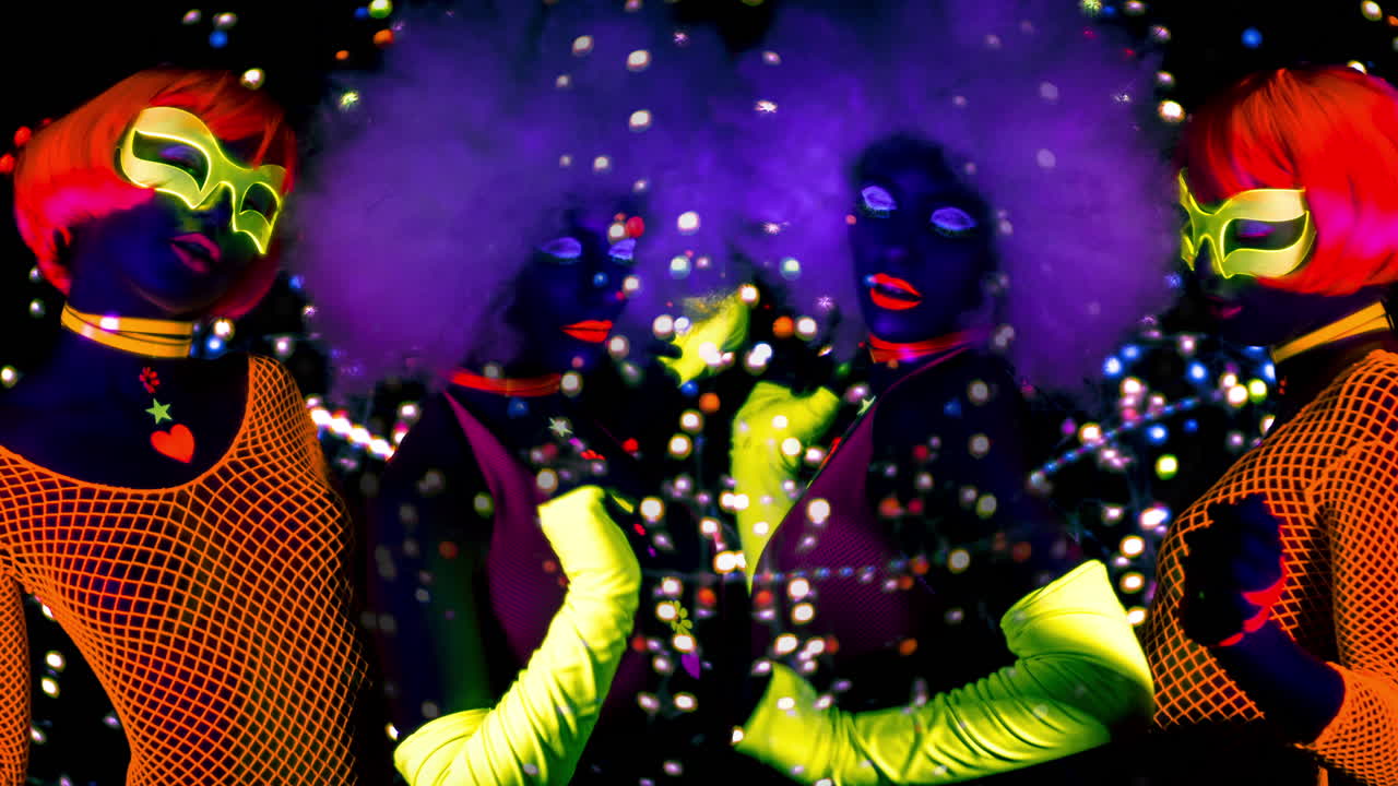 chica mujer resplandor 4k 17