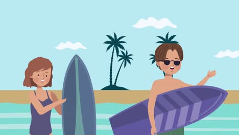 pareja de surfistas con tablas de surf en la playa