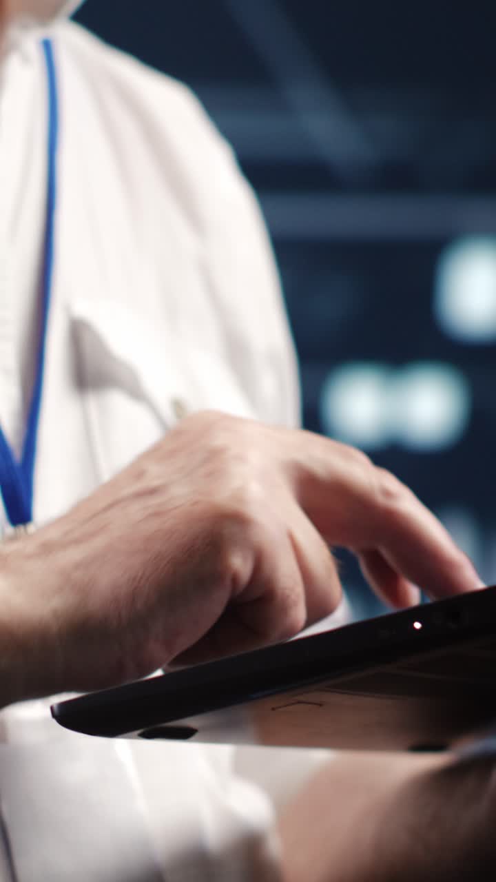 Vertical Practitioner does data center management