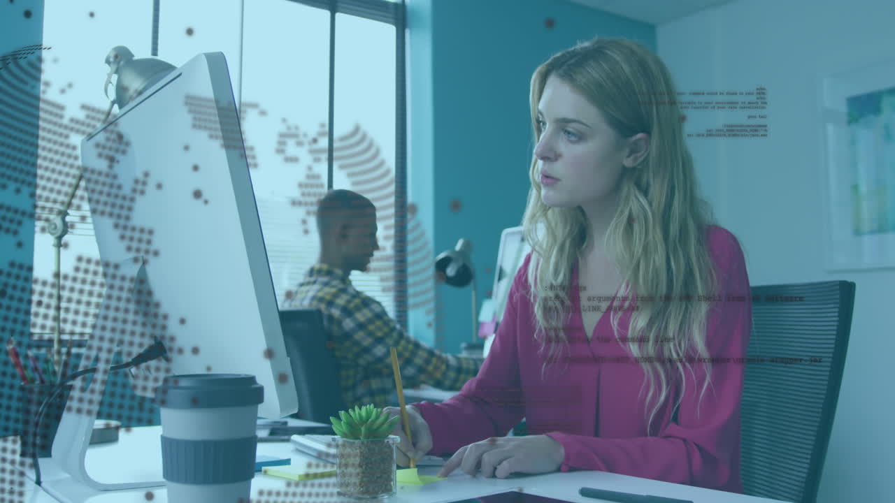 animación de globo giratorio y lenguaje informático sobre mujer caucásica analizando informes