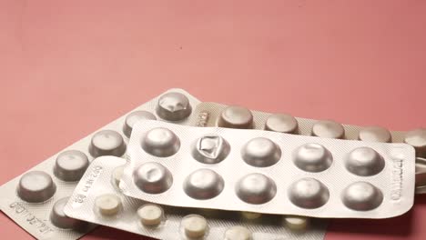 varios paquetes de medicamentos