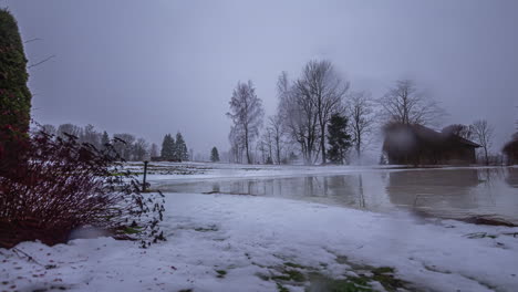 Die-Nacht-Fällt-Auf-Eine-Gefrorene-Winterlandschaft-In-Skandinavien