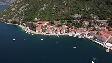 波卡灣的舊城區 perast